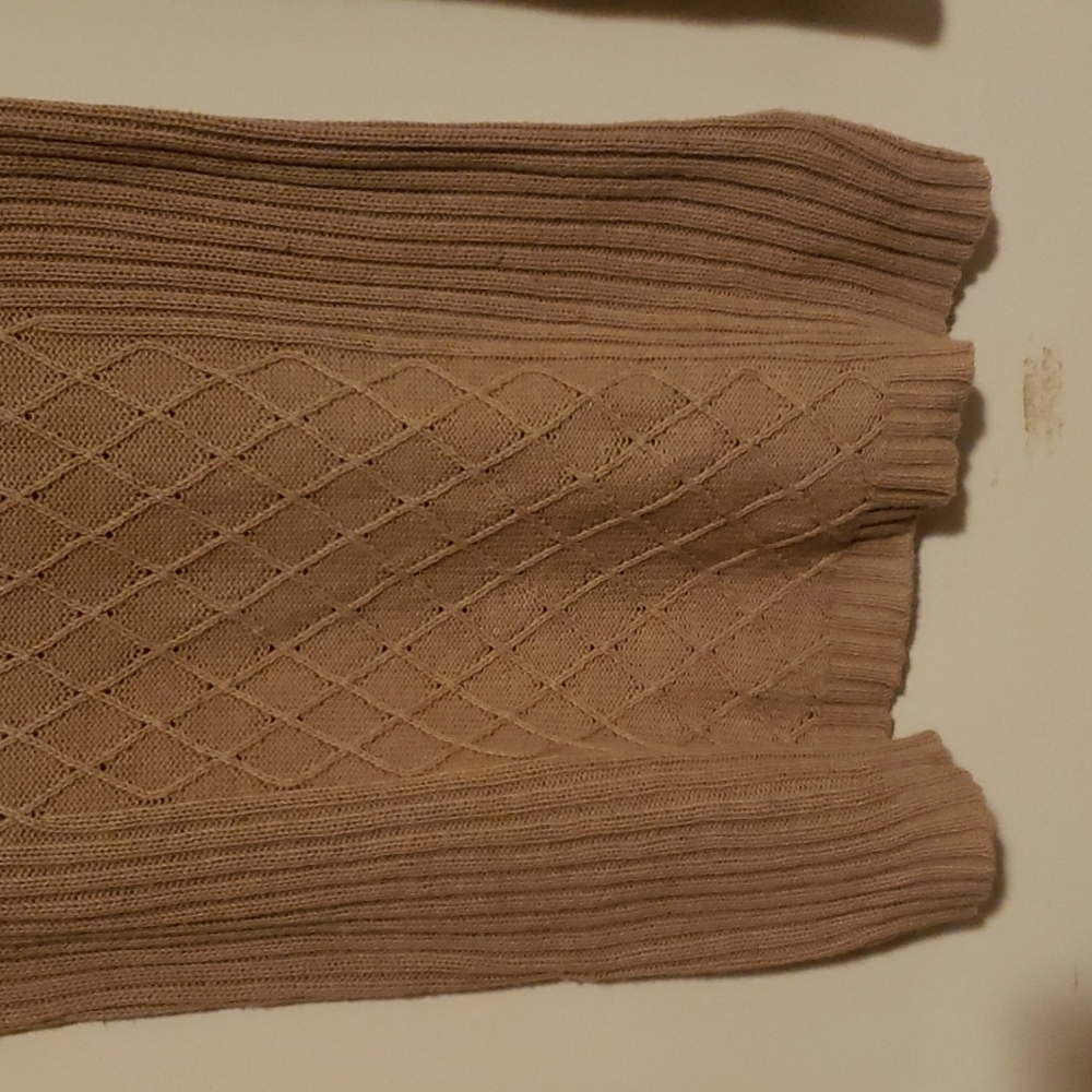 Tan Guess Sweater - Picture 5 of 6